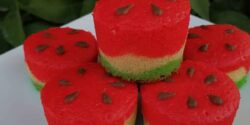 طرز تهیه کاپ کیک هندوانه ای مجلسی با طعمی بی نظیر
