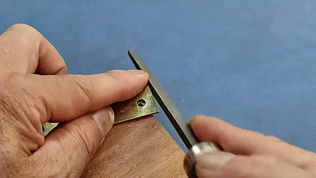 آموزش تیز کردن چاقو مانند حرفه‌ای‌ها در چند دقیقه