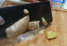 غذای خیابانی در آمریکا؛ پخت استیک گوشت گاو با خربره تلخ در نیویورک