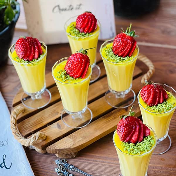 طرز تهیه دسر بستنی, دسر با بستنی و شیر , دسر ساده و سریع با بستنی و ژله , دسر ساده و سریع با بستنی و موز , دسر با بستنی و بیسکویت , دسر با بستنی و موز و گردو , دسر با بستنی ساده , دسر با بستنی و ژلاتین , دسر با بستنی و ژله