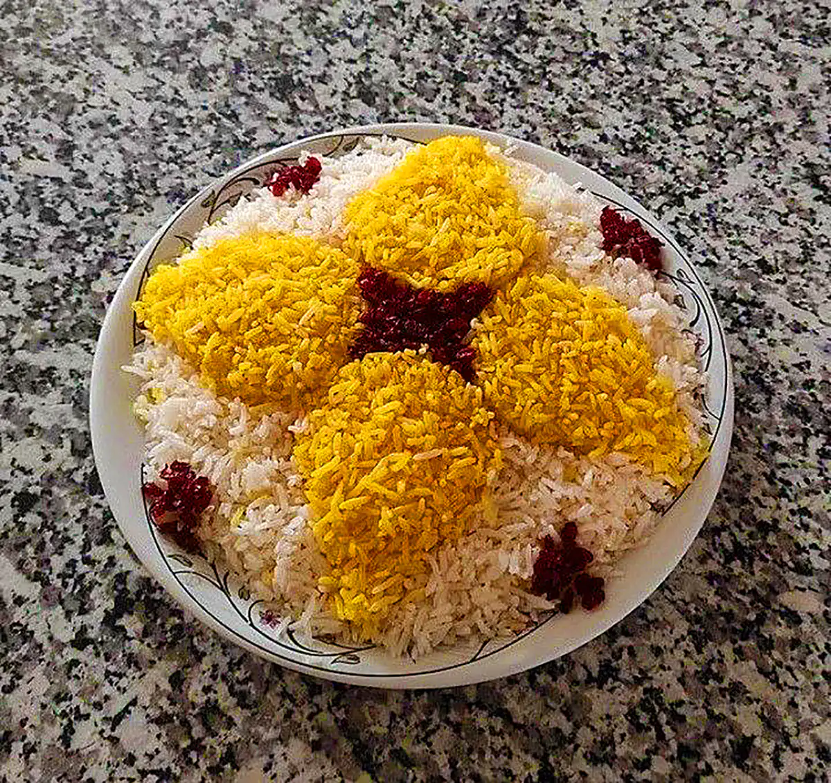 دیزاین برنج مجلسی زعفرونی