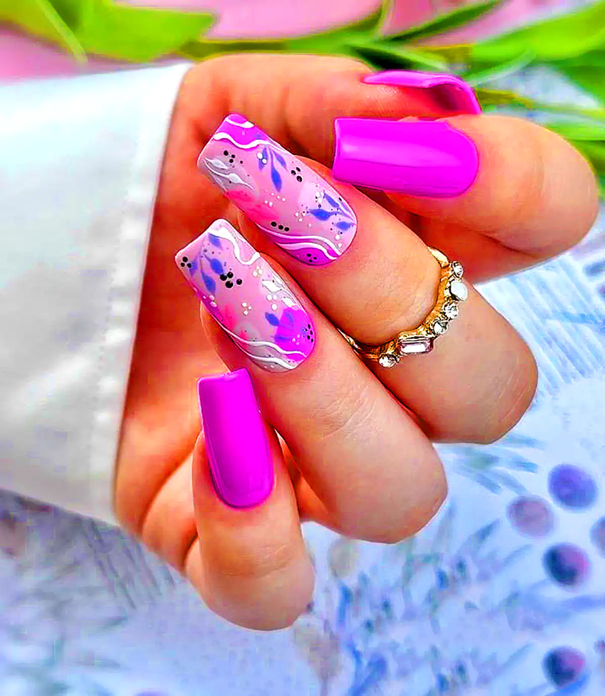 دیزاین سرخابی ناخن