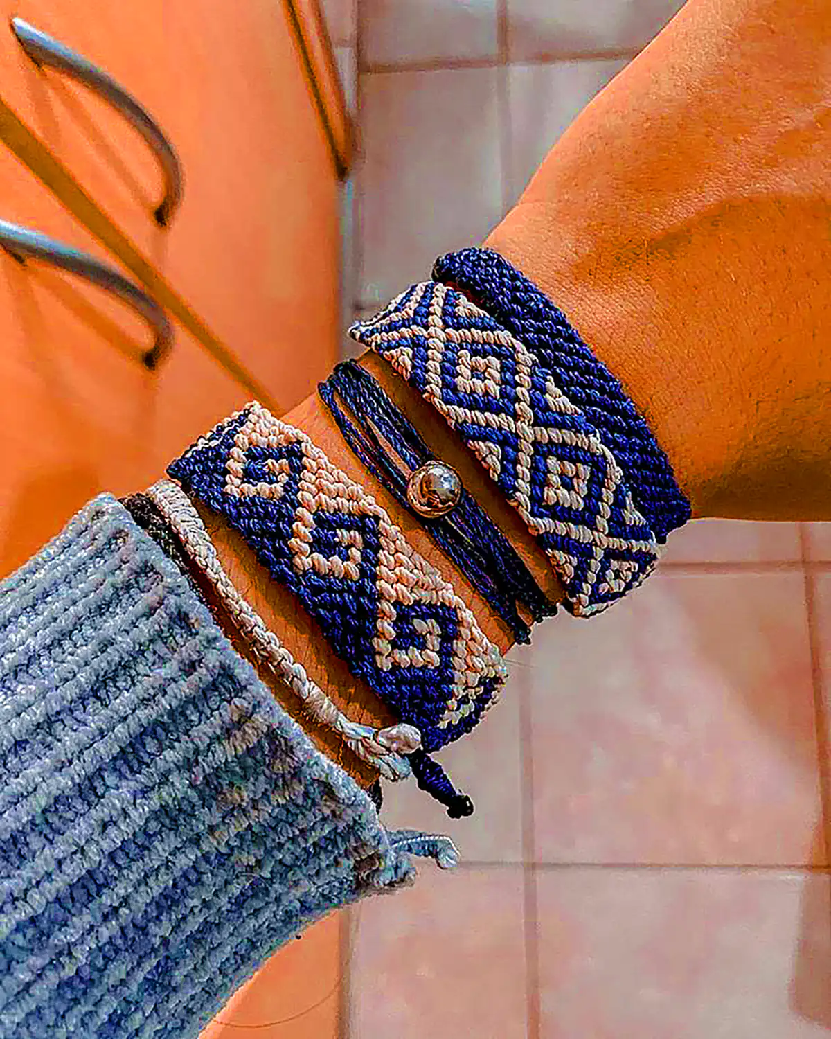 دستبند دوستی بافتی