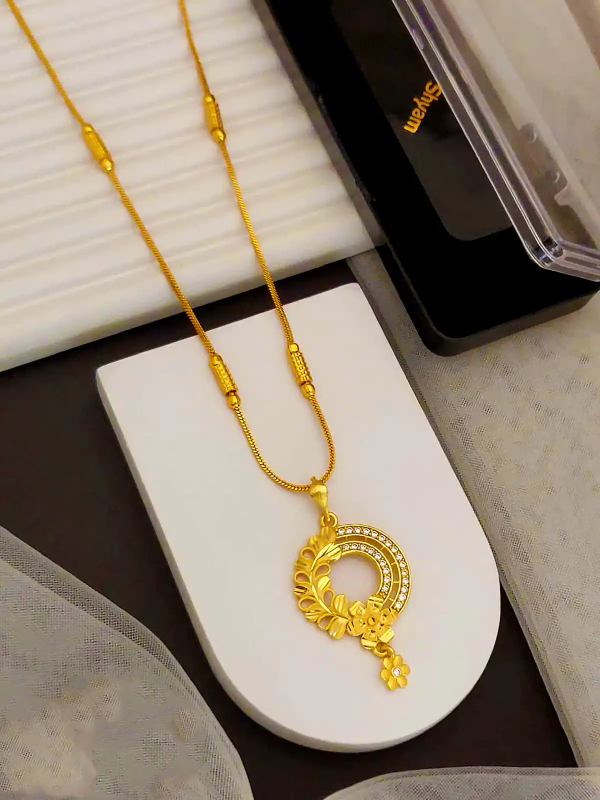 گردنبند کلاسیک و سنتی