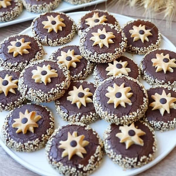 طرز تهیه قرابیه شکلاتی کنجدی , دستور پخت قرابیه شکلاتی کنجدی