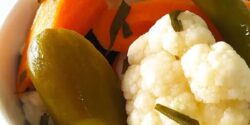 طرز تهیه گل کلم شور به روش مجلسی و با طعمی بی نظیر