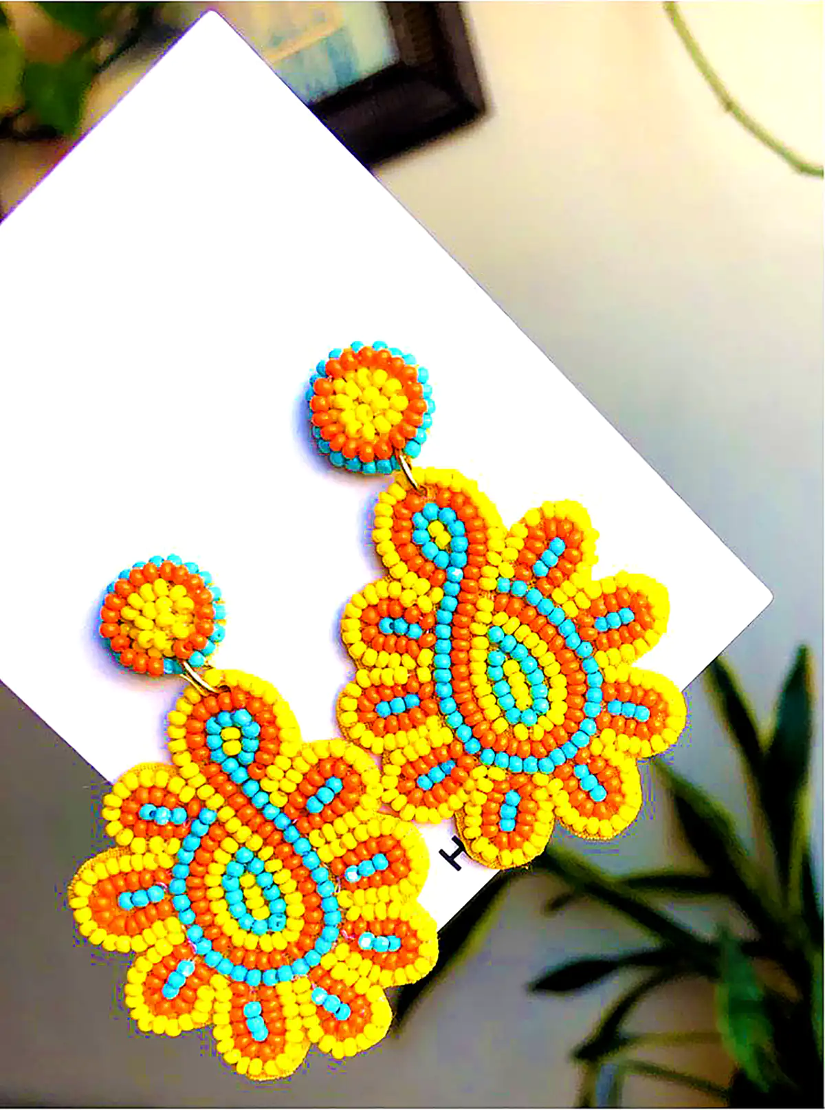 گوشواره دست ساز مهره ای