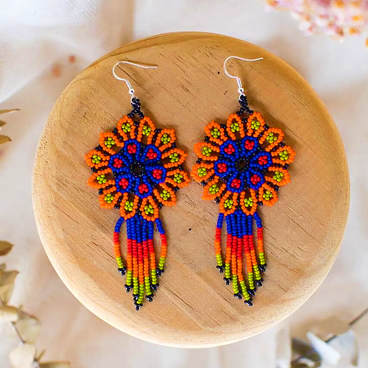 گوشواره دست ساز مهره ای