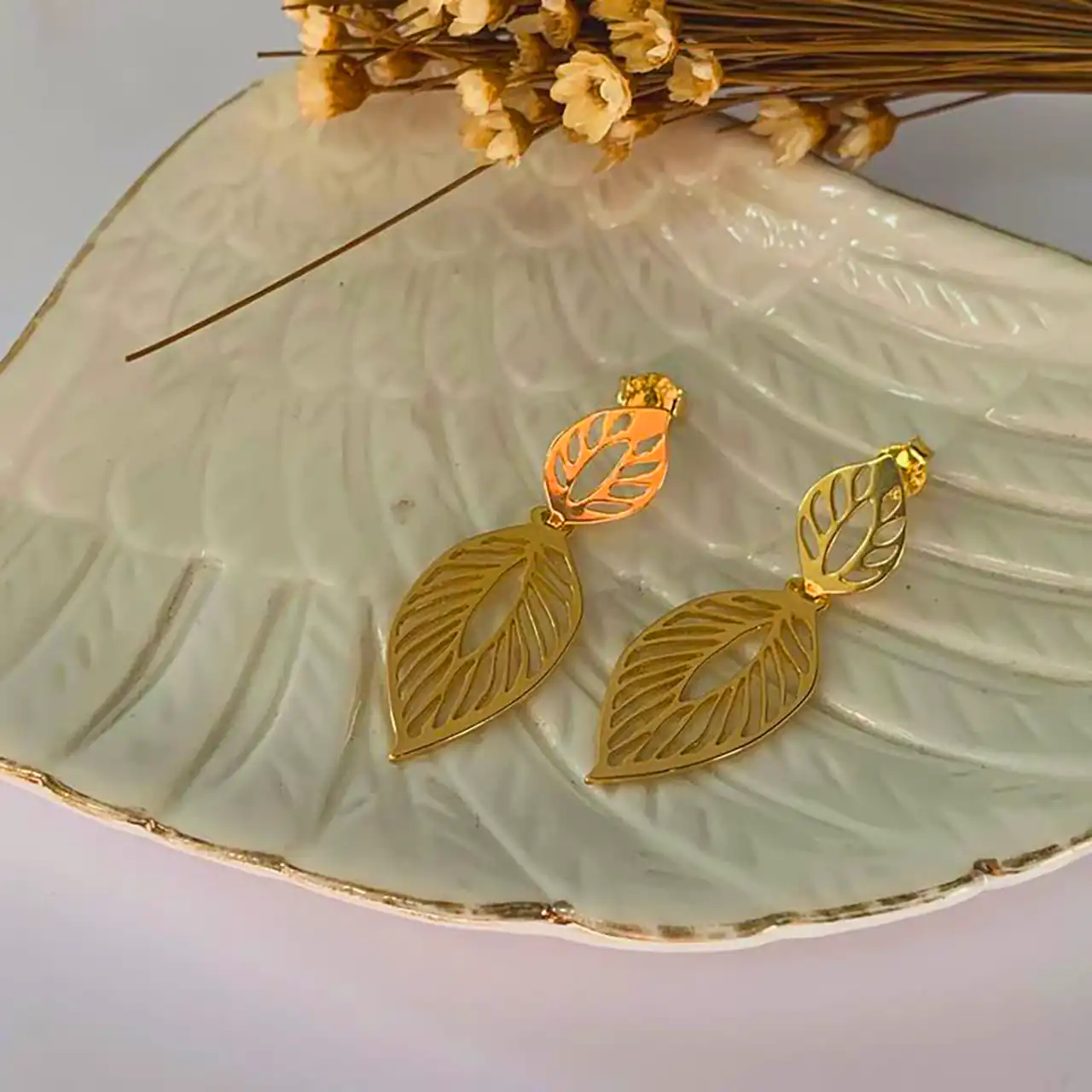 گوشواره طلا طرح برگ شیک