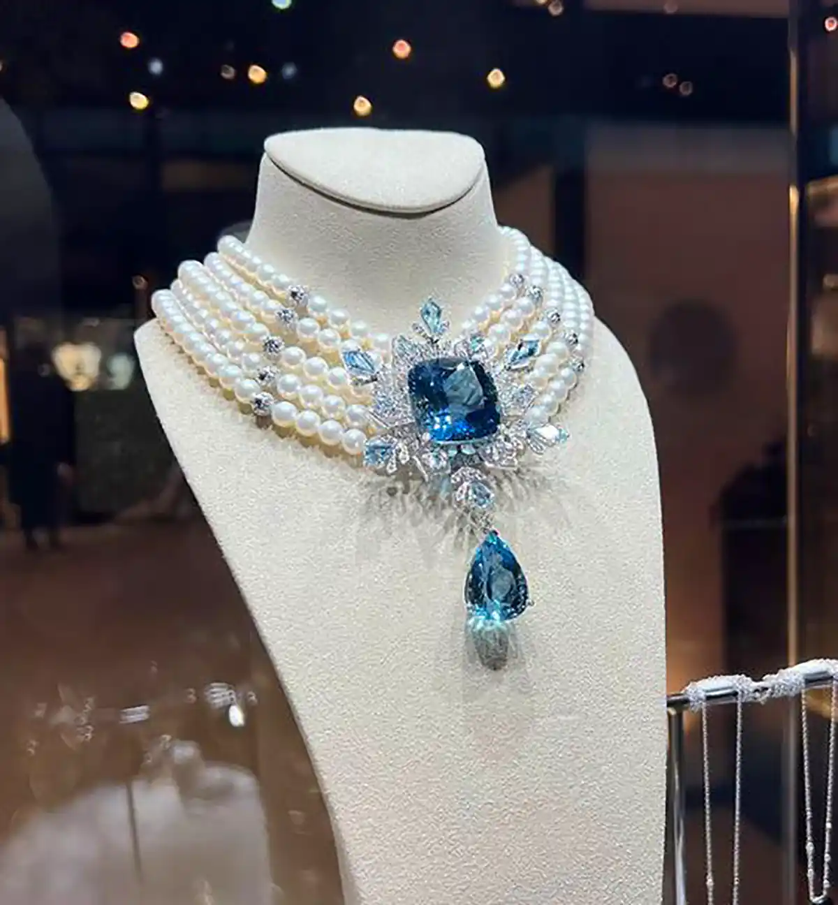 گردنبند رشته‌ای مرواریدی