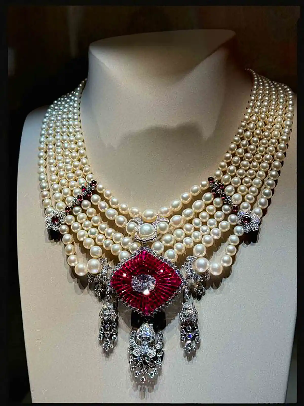 گردنبند رشته‌ای مرواریدی
