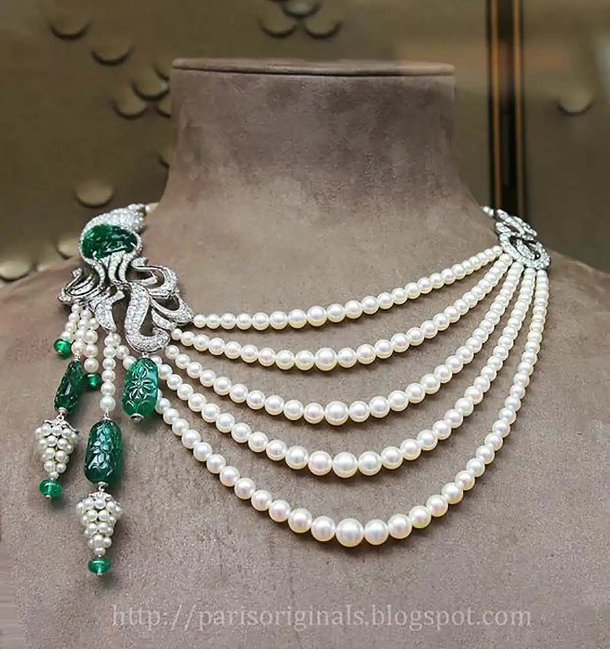 گردنبند رشته‌ای مرواریدی