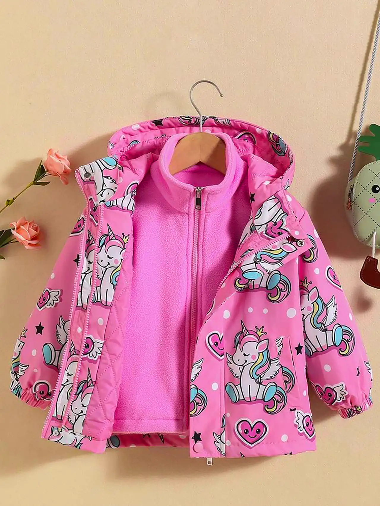 کاپشن صورتی طرح دار بچگانه