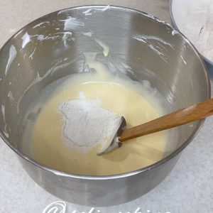 طرز تهیه کیک شکلاتی سفید