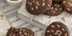 طرز تهیه کوکی شکلاتی به روش خانگی و با طعمی بی نظیر