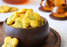 طرز تهیه کوکی زعفرانی