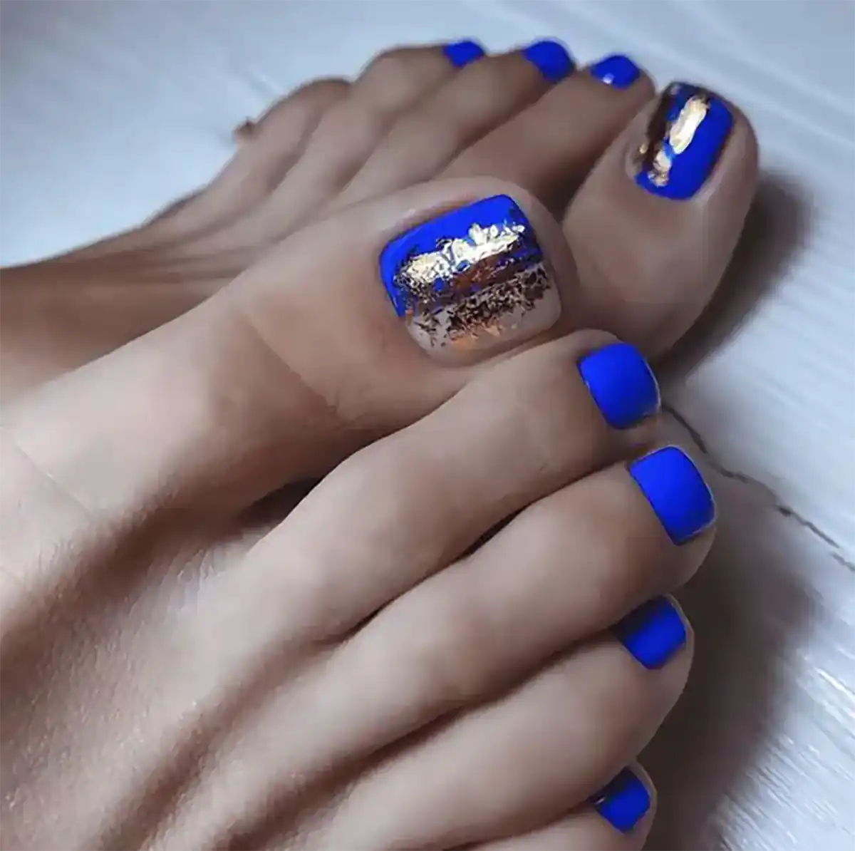 لاکژل آبی کاربنی ناخن پا