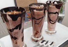 طرز تهیه میلک شیک شکلاتی