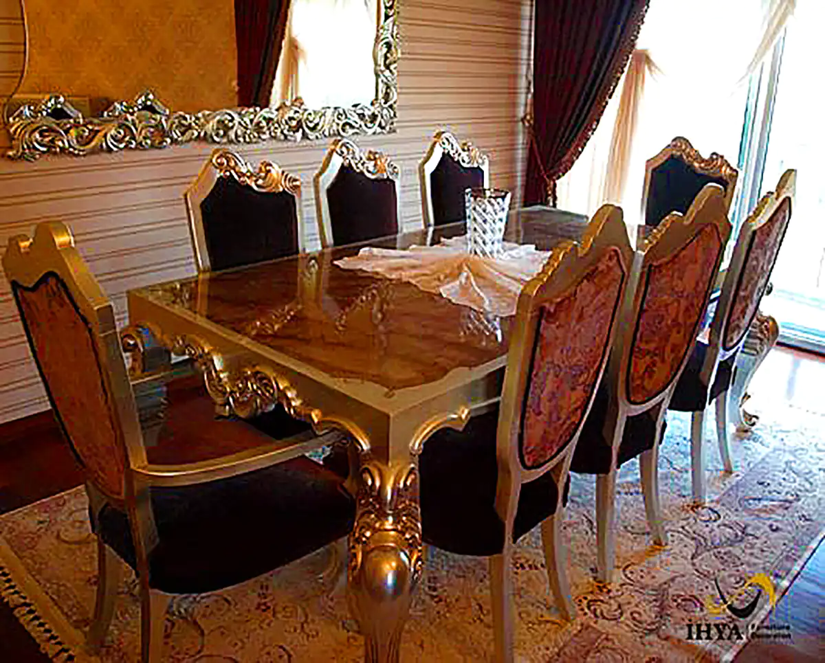 میز ناهارخوری سلطنتی