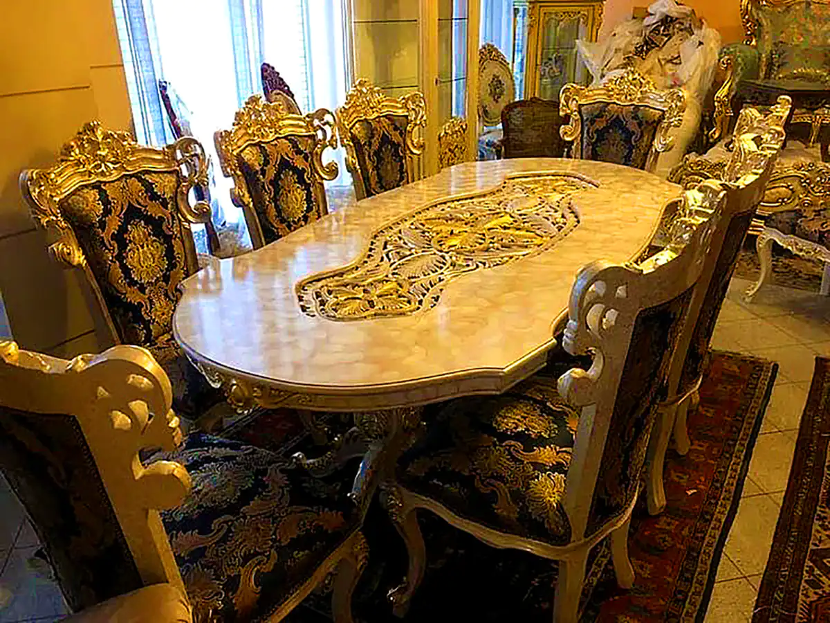 میز ناهارخوری سلطنتی