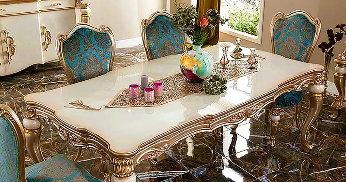 میز ناهارخوری سلطنتی