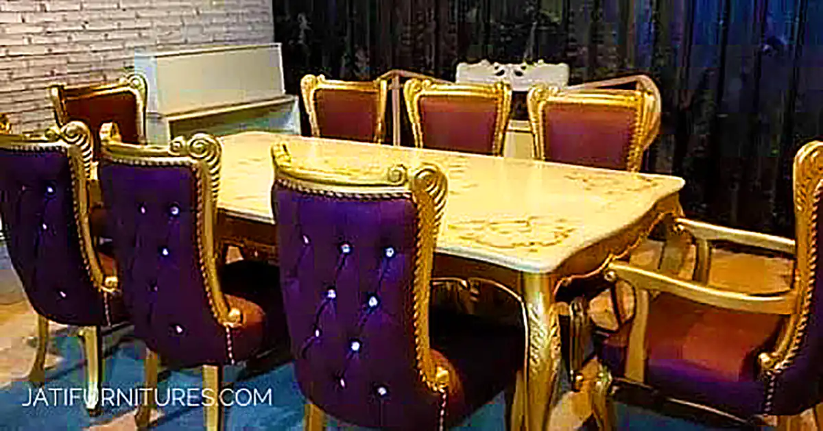 میز ناهارخوری سلطنتی