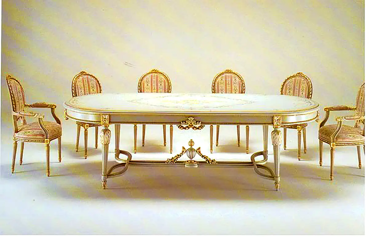 میز ناهارخوری سلطنتی