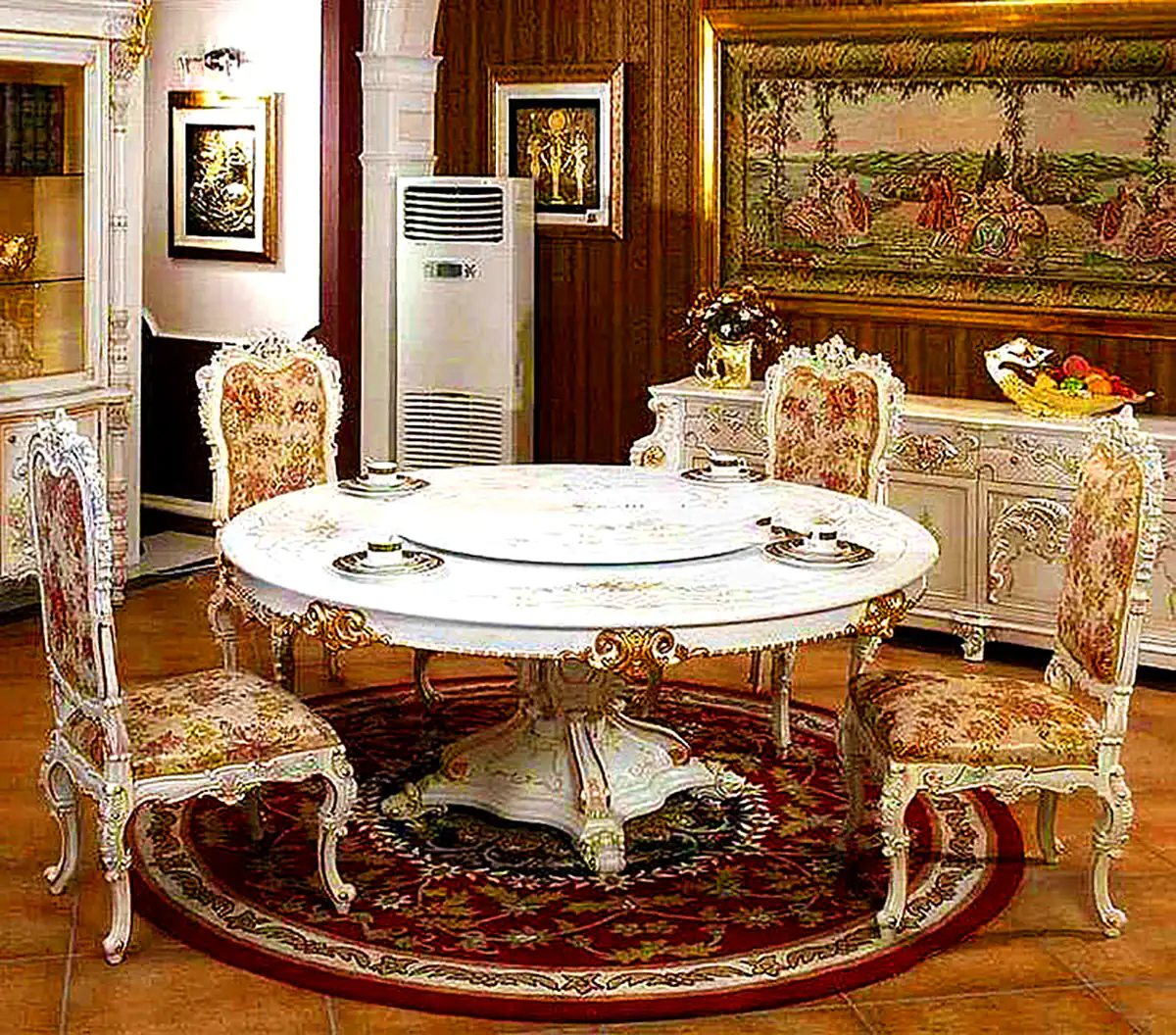 میز ناهارخوری سلطنتی