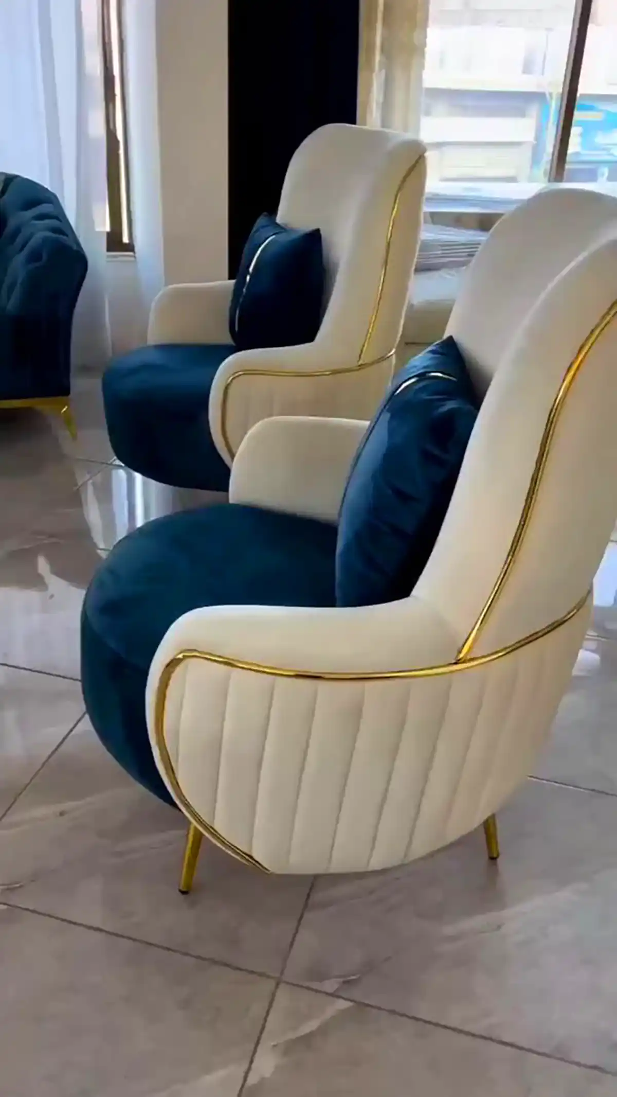 مبل شیک و کلاسیک استخوانی