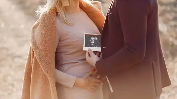 مدل عکس بارداری + از متفاوت‌ترین ایده و مدلها برای ژست عکس بارداری اینجاست