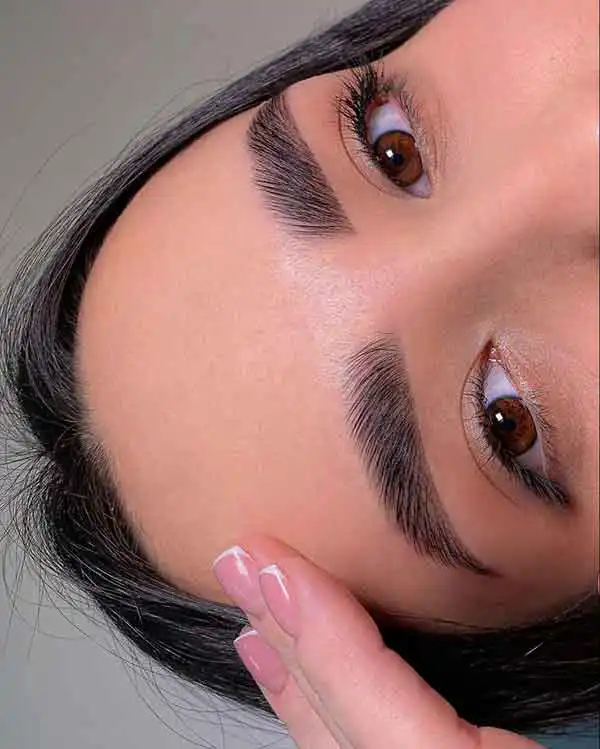 مدل آرایش ابرو + چهره ای شاداب و زیبا با مدل آرایش ابرو جذاب