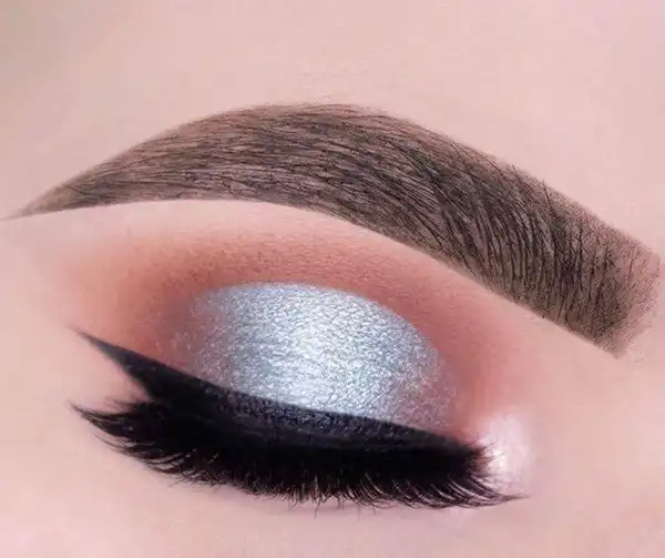 مدل آرایش ابرو + چهره ای شاداب و زیبا با مدل آرایش ابرو جذاب