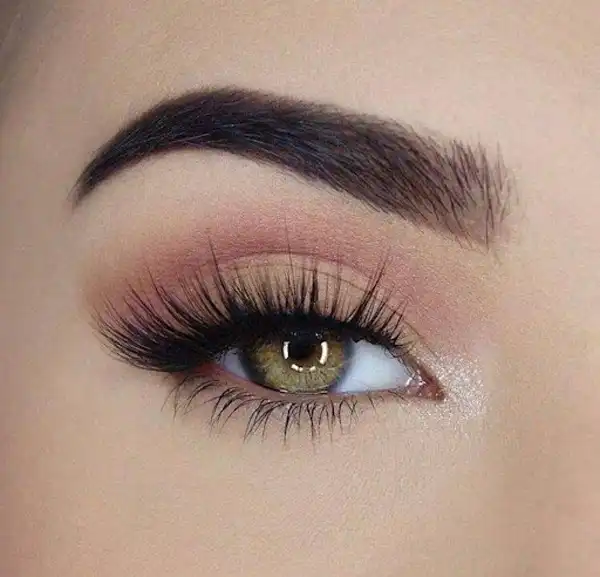 مدل چشم گرد + مدل چشم‌های گرد با استفاده از تکنیک‌های آرایشی مناسب 