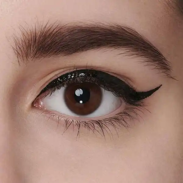 مدل چشم گرد + مدل چشم‌های گرد با استفاده از تکنیک‌های آرایشی مناسب 