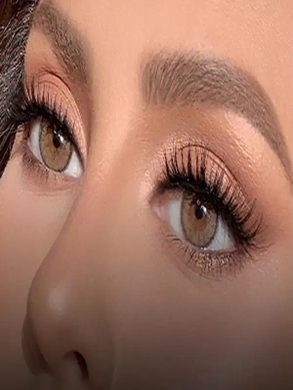 مدل چشم گرد + مدل چشم‌های گرد با استفاده از تکنیک‌های آرایشی مناسب 