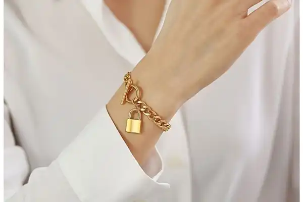 مدل دستبند طلای قفلی + جذابیتی بینظیر از ظرافت در مدل دستبند طلای قفلی شیک
