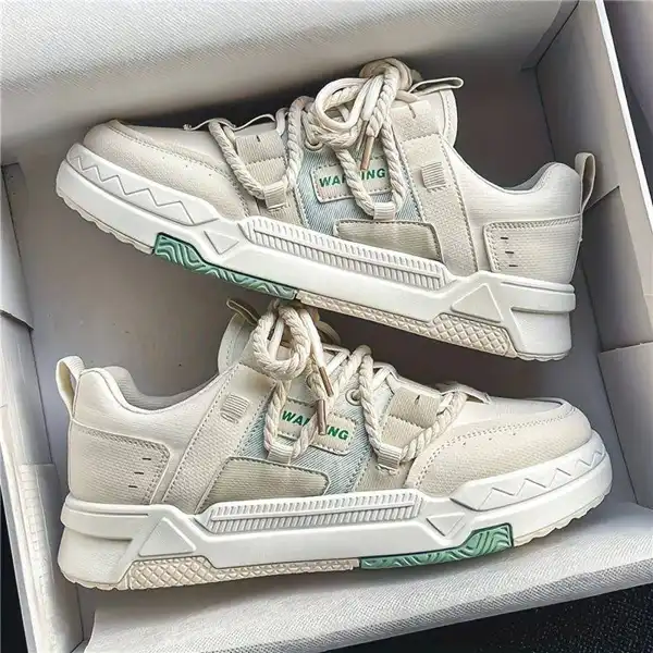 مدل کفش اسپرت دخترانه جدید + استایل شیک‌ و جسور با مدل کفش اسپرت دخترانه جدید