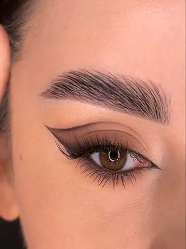 مدل خط چشم برای چشمهای درشت + چشم های درشت و زیبای خود را با این چند مدل خط چشم جذاب منحصر به فرد و یونیک کنید