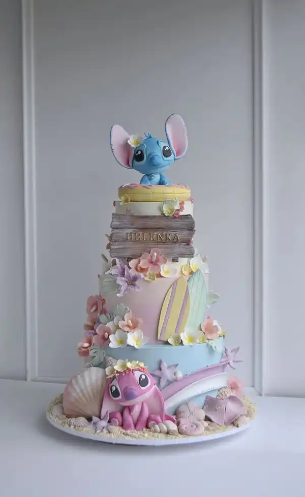 مدل کیک استیج + میزی شیک و خاص با مدل کیک استیج مناسب کوچولوهای شما