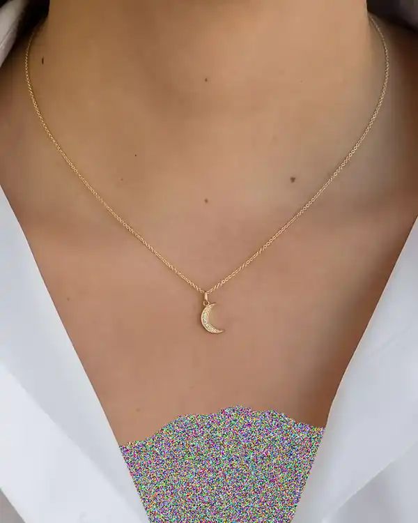 مدل تو گردنی شیک + اگر به دنبال یک اکسسوری خاص، ساده و همیشه ماندگار هستید توگردنی شیک و مینیمال میتواند گزینهای عالی باشد.