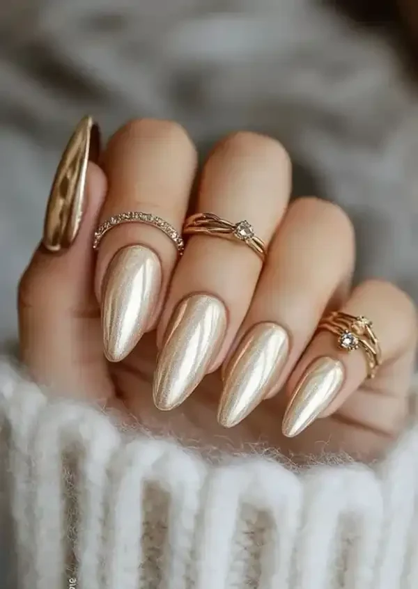 ناخن امبره سفید شاین + درخشش و ظرافت بیپایان با ناخن امبره سفید شاین