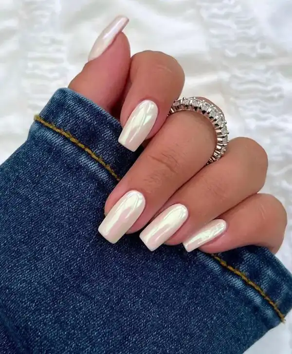ناخن امبره سفید شاین + درخشش و ظرافت بیپایان با ناخن امبره سفید شاین