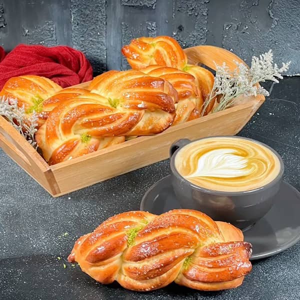 طرز تهیه نان مارپیچی