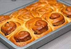 طرز تهیه نان رول سیب و دارچین