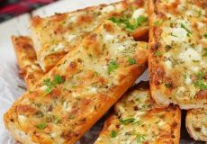 طرز تهیه نان سیر با نان باگت