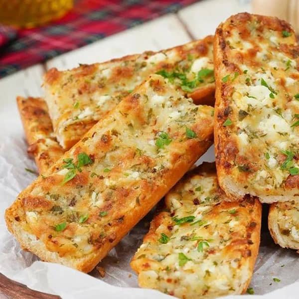 طرز تهیه نان سیر با نان باگت