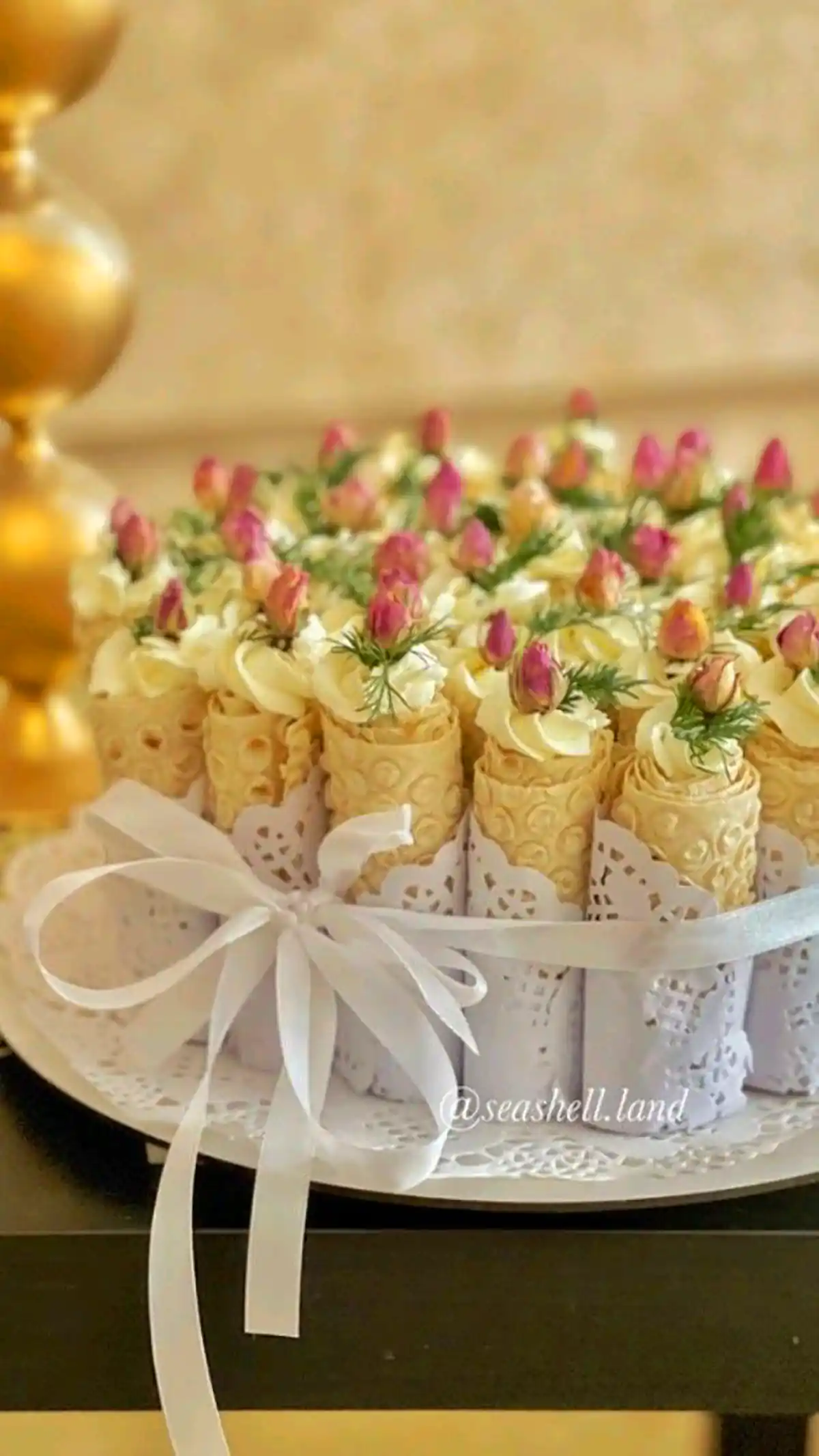 نون پنیر سبزی سفره عقد