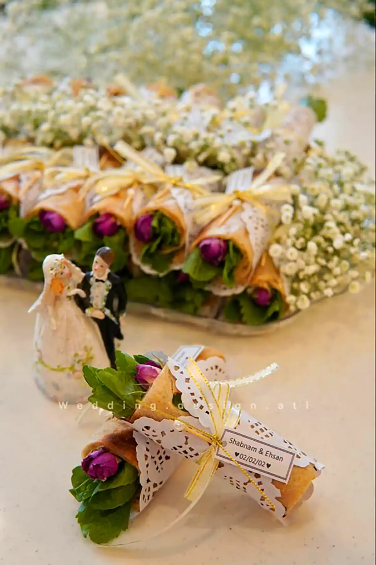 نون پنیر سبزی سفره عقد
