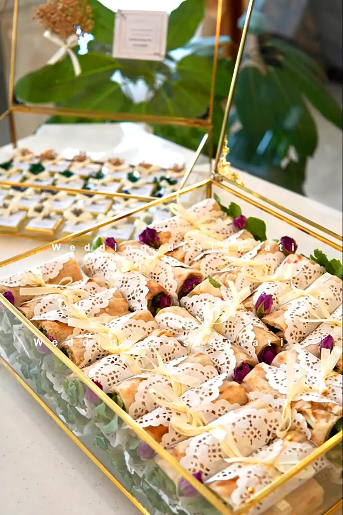 نون پنیر سبزی سفره عقد