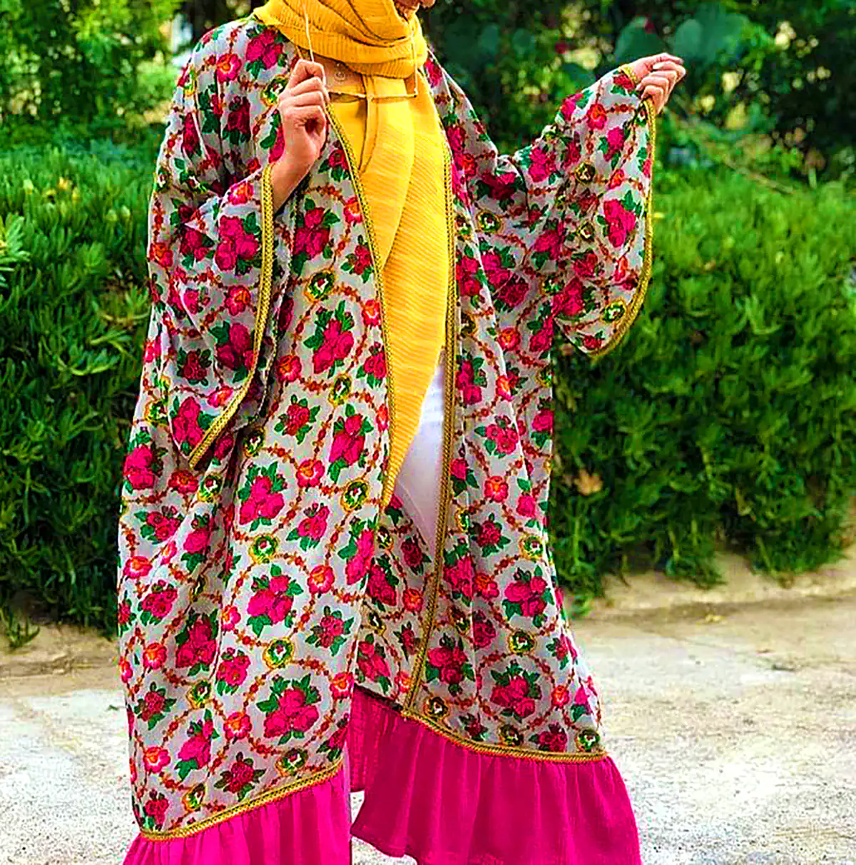 پیراهن مانتویی سنتی گلدار
